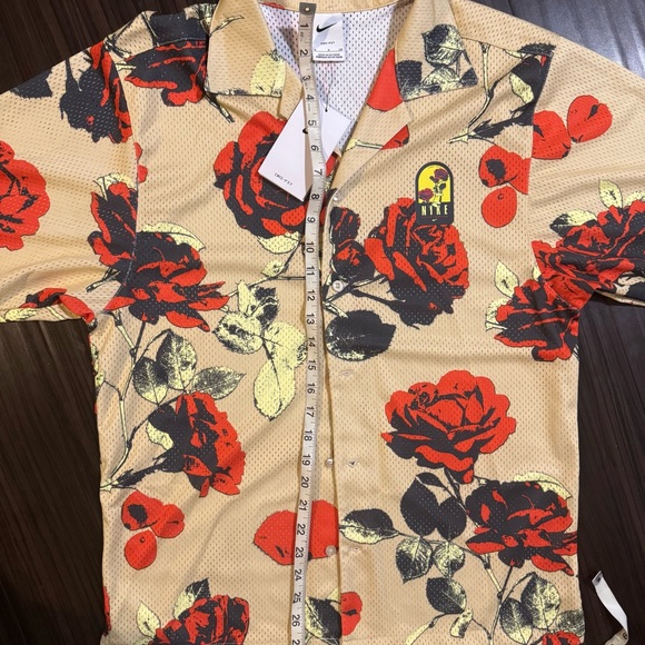 Nike Men's Floral Button Down Shirt - Cream and Red Small - Picture 14 of 14